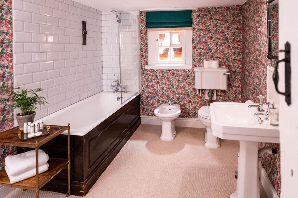 Bed and Breakfast Martin Arms Colston Bassett Екстер'єр фото