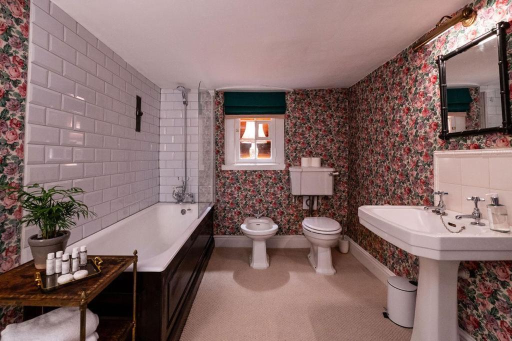 Bed and Breakfast Martin Arms Colston Bassett Екстер'єр фото